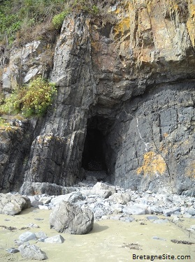 grottes etables sur mer bretagnesite